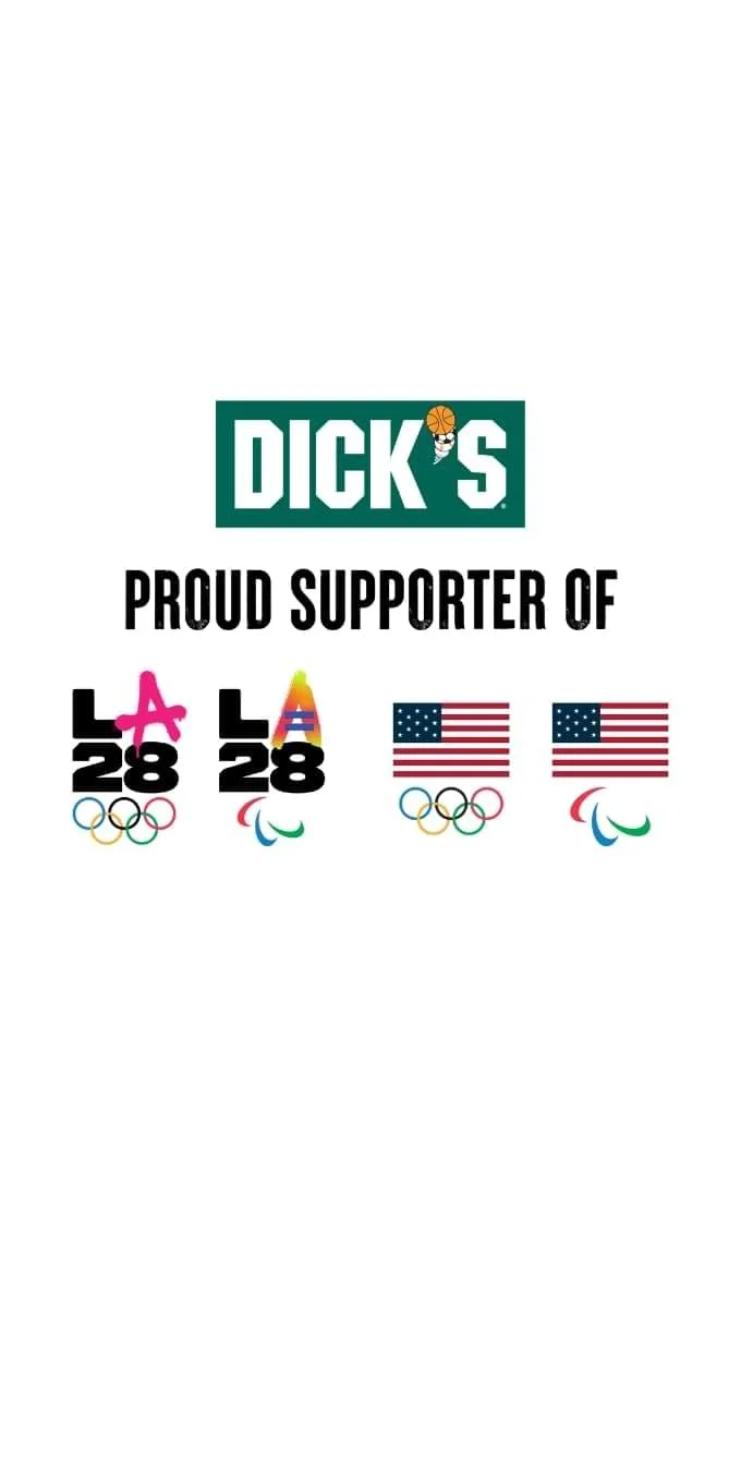 Logotipo de DICK'S Sporting Goods sobre un fondo verde oscuro colocado sobre las palabras 'Proud Supporter Of' en letras negras. Debajo están los emblemas duales de los Juegos Olímpicos y Paralímpicos LA28 junto a los logotipos de la bandera de los Estados Unidos con el logotipo de los Juegos Olímpicos debajo y junto a ella una bandera de los Estados Unidos con el logotipo de los Juegos Paralímpicos debajo.