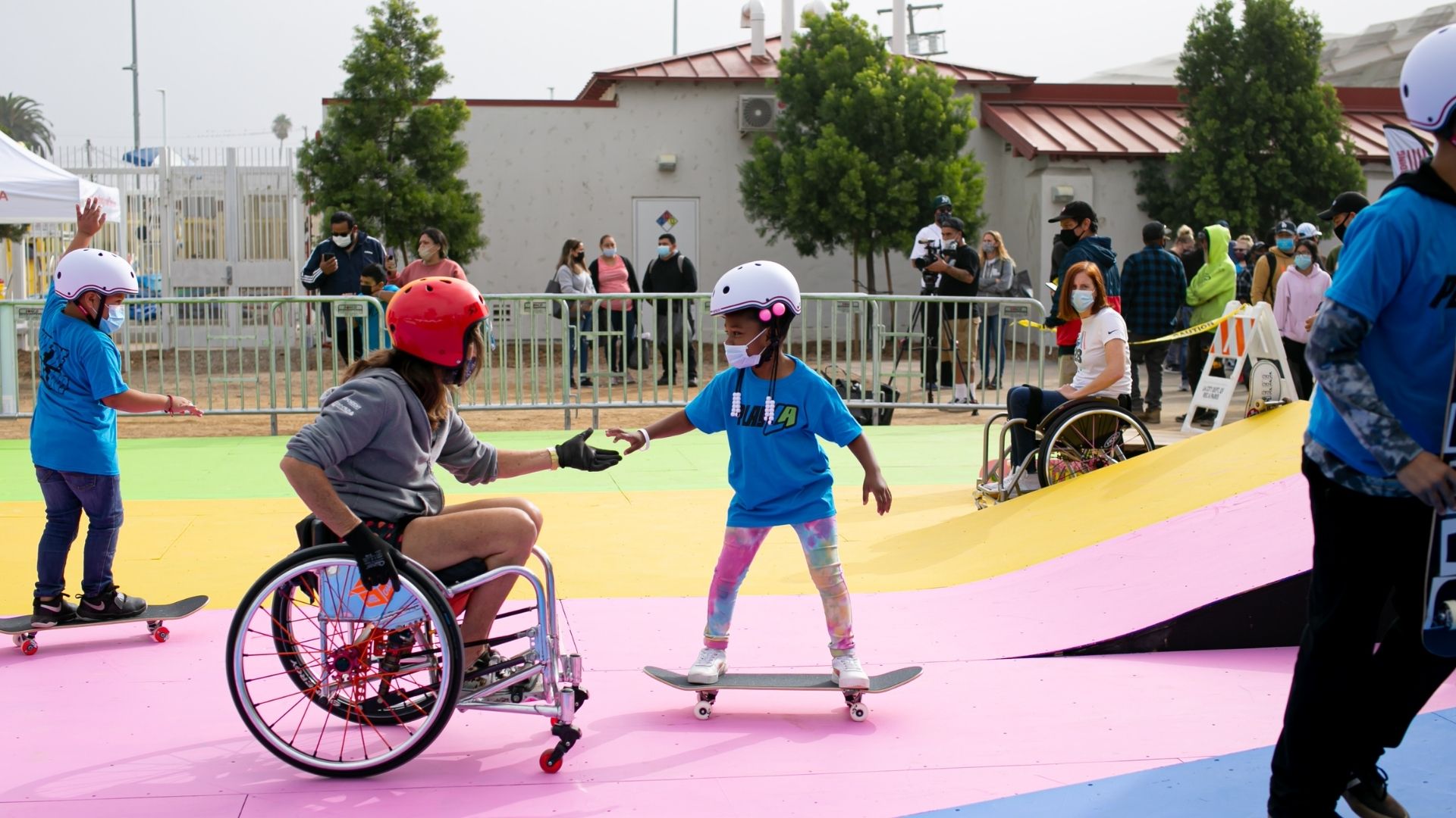 LA28 Hace Deportes Adaptados Disponibles a Todos los Niños  image